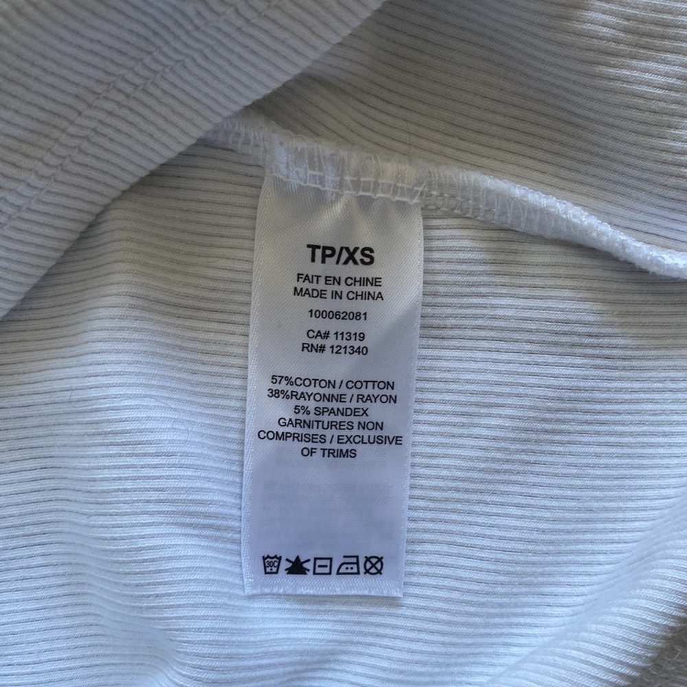 2/$10 Garage White Bahamas Graphic Cropped Tank XS - Picture 7 of 9
